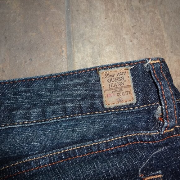 Guess Stretch Denim Blue Jeans Dark Wash Women 29 embroidered pockets - Picture 8 of 8